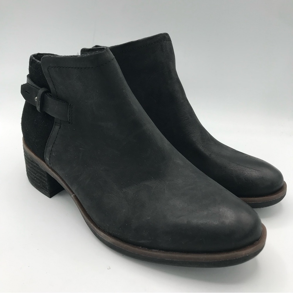 NWOB KORKS Kork-Ease Sonya Black‎ Leather Ankle Booties Sz 7 Zipper Distressed